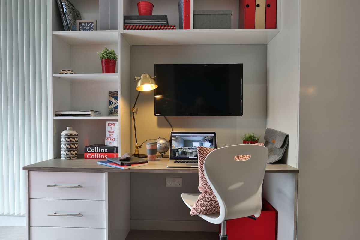 Classic Smaller Studio - Cityscape View